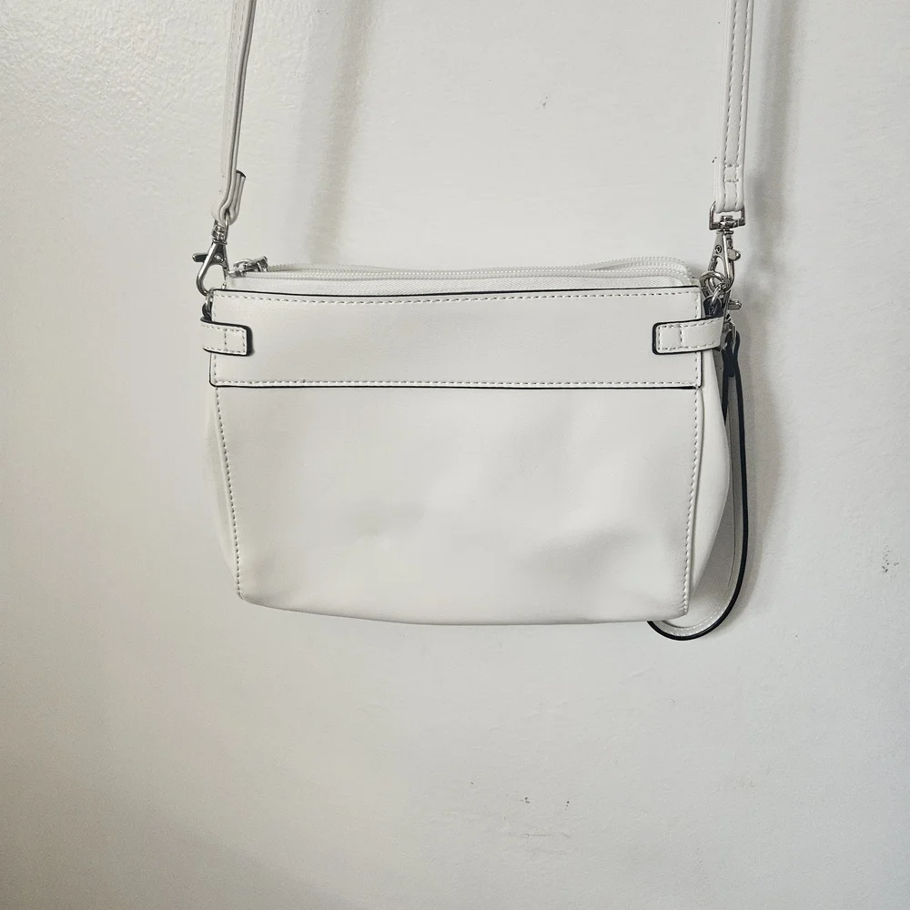 Liz Claiborne chic stylish